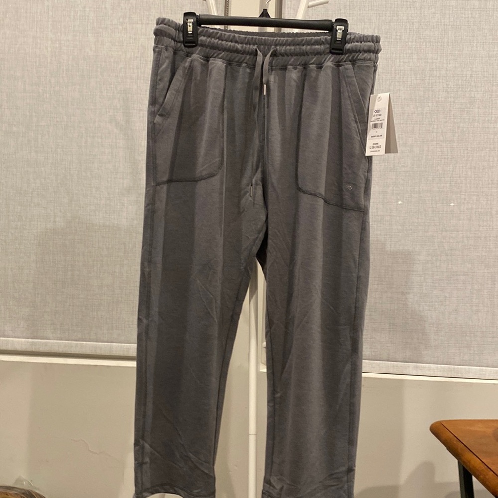 Leg3nd  Athletic Pants with pockets NWT Large
